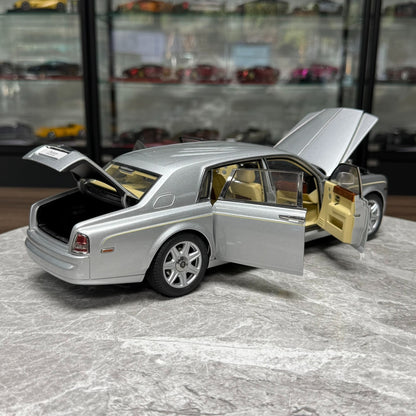 Kyosho Rolls-Royce Phantom 1:18 Alloy Model image 6