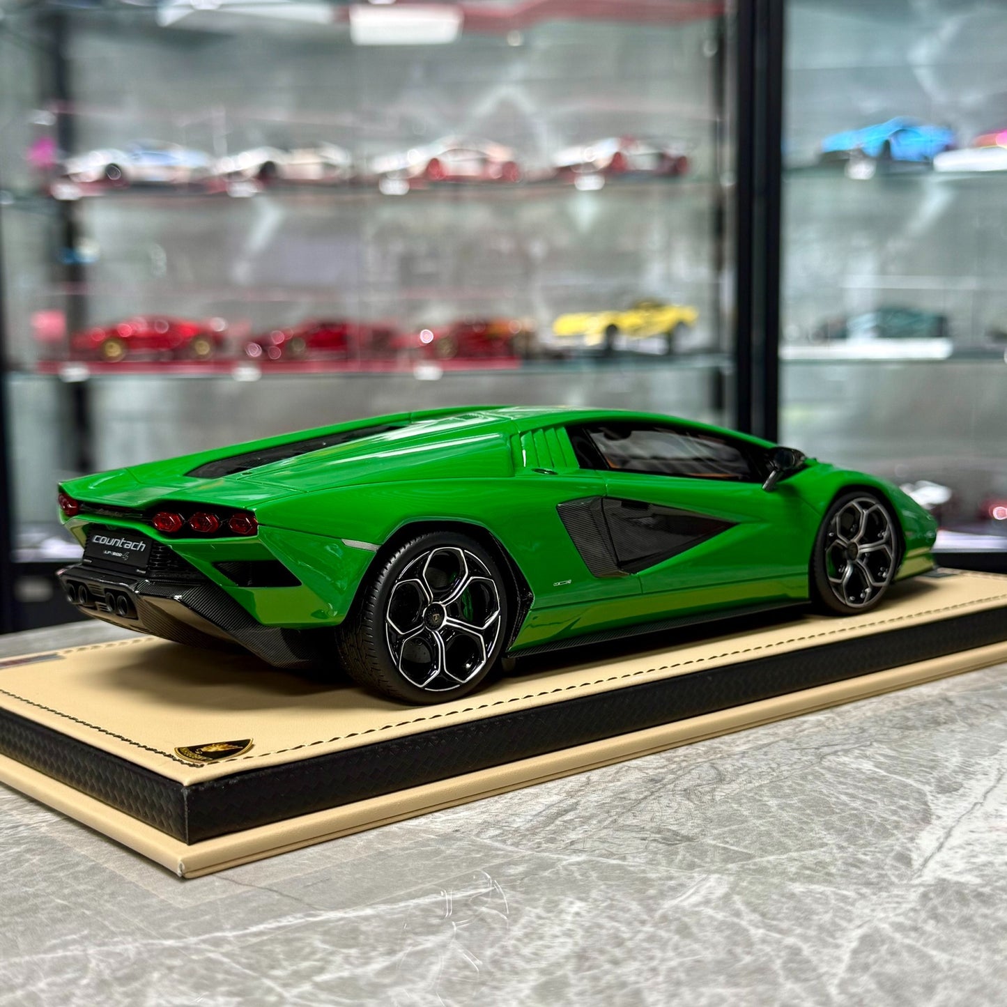 MR Lamborghini Countach LPI800-4 1:18 Resin Model image 6