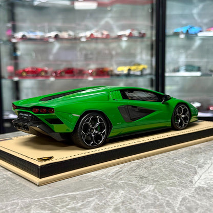 MR Lamborghini Countach LPI800-4 1:18 Resin Model image 6
