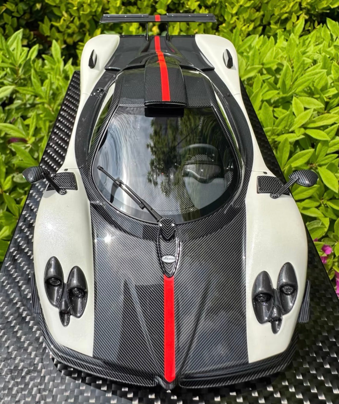 Kash 1/18 Pagani Zonda Cinque Exposed Carbon White Limited Edition