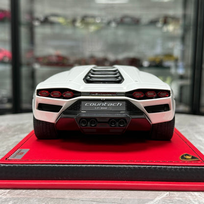 MR Lamborghini Countach LPI800-4 1:18 Resin Model image 7