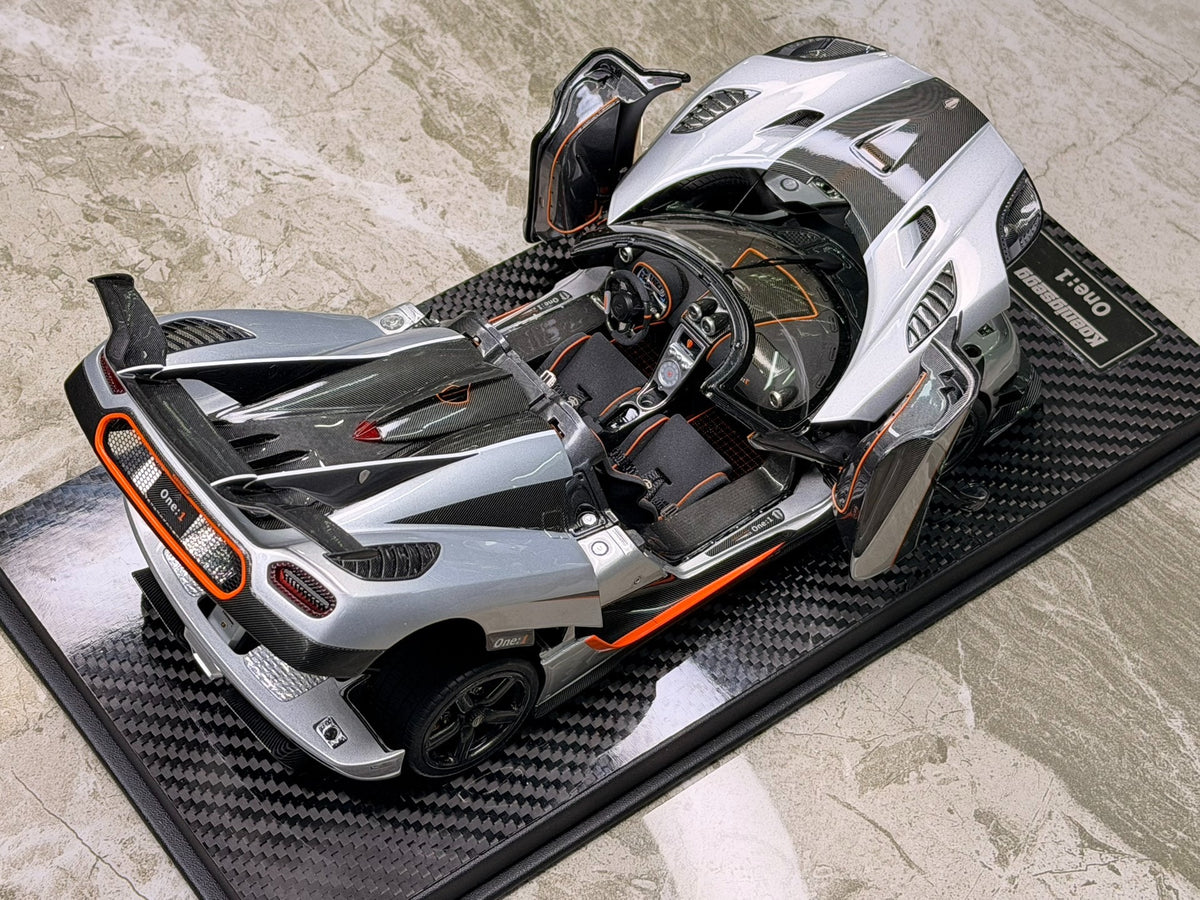FRONTIART ONE 1 1:18 - immagine 7