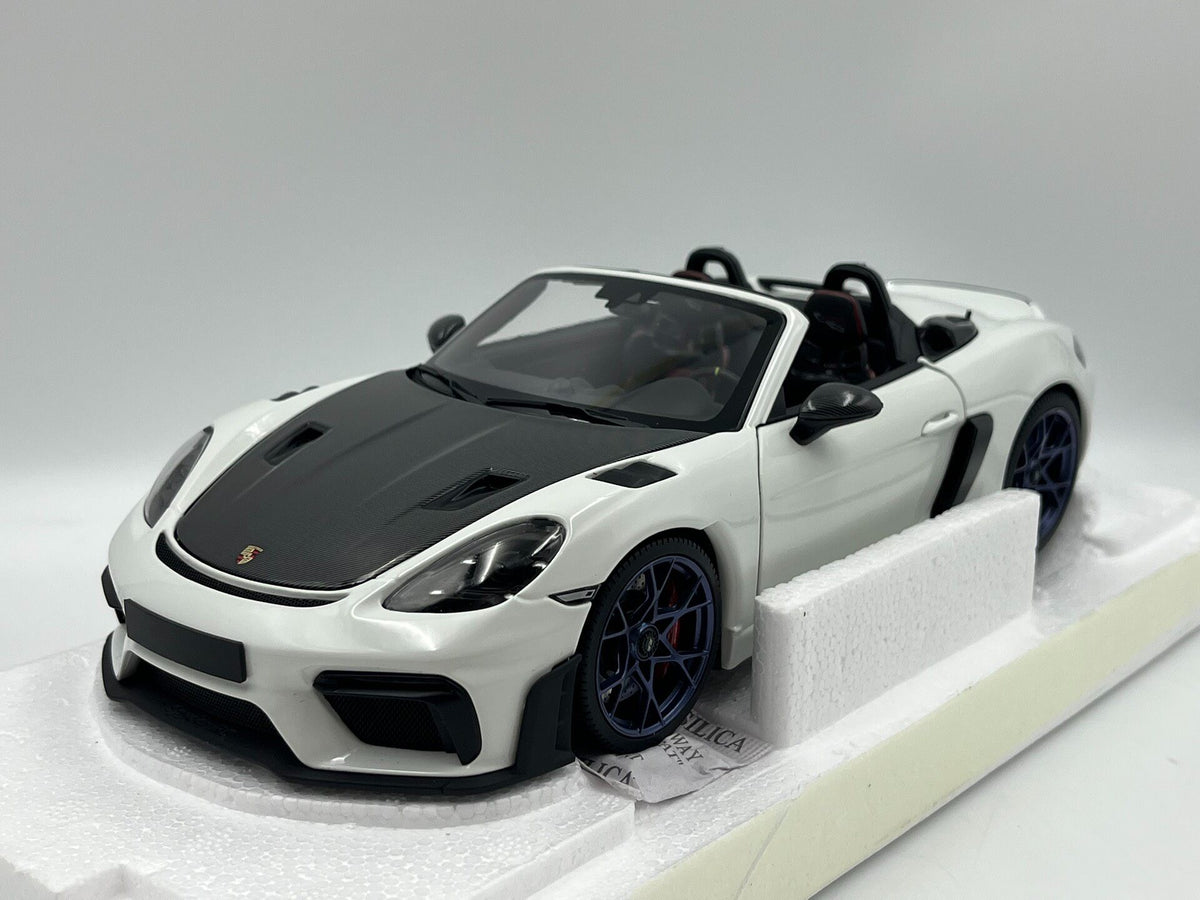 Scale Model Porsche 718 Spyder RS 1:18 White - immagine 7