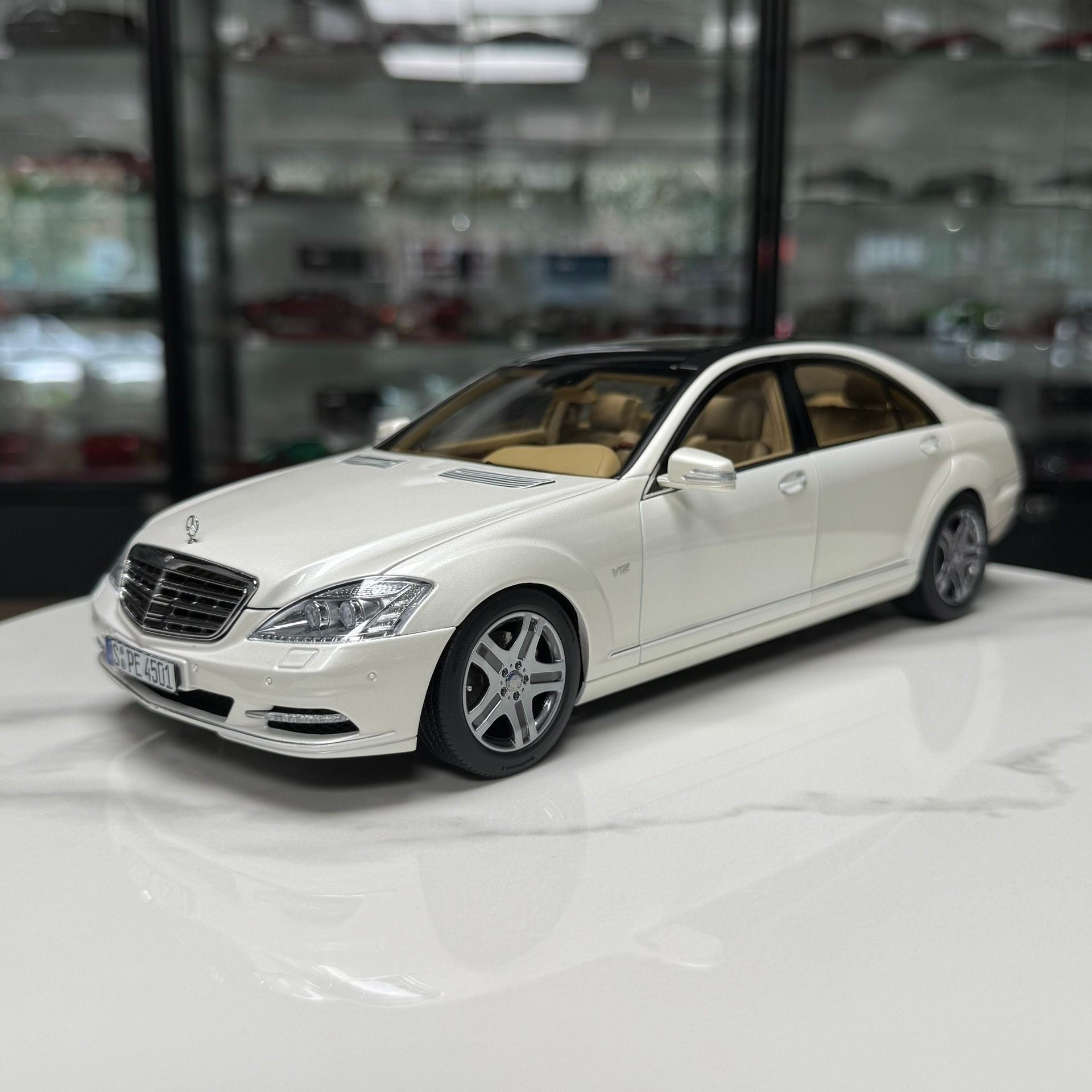 Motorhelix Mercedes-Benz S-Class S600L W221 1:18 Alloy Model image 7