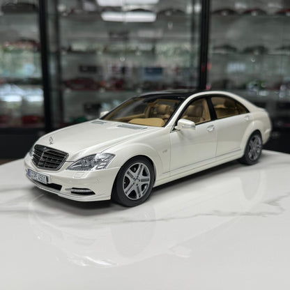Motorhelix Mercedes-Benz S-Class S600L W221 1:18 Alloy Model image 7