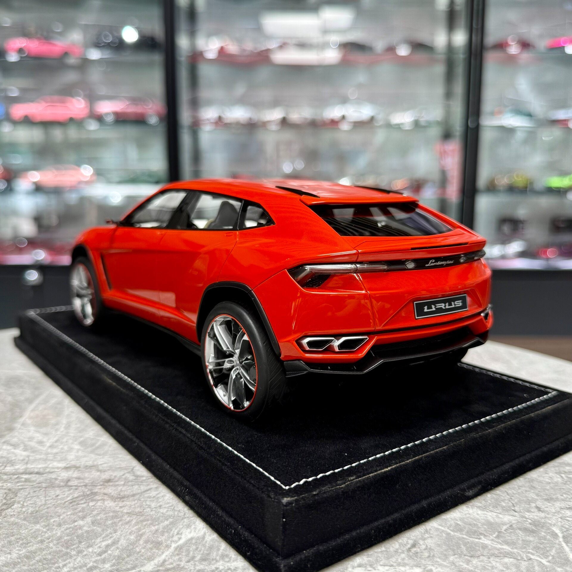 MR Lamborghini URUS 1:18 Resin Model image 7