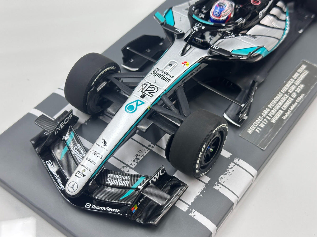 MINICHAMPS Mercedes-Benz AMG PETRONA PETRONAS F1 W17 SilverLivery 1172 - immagine 7