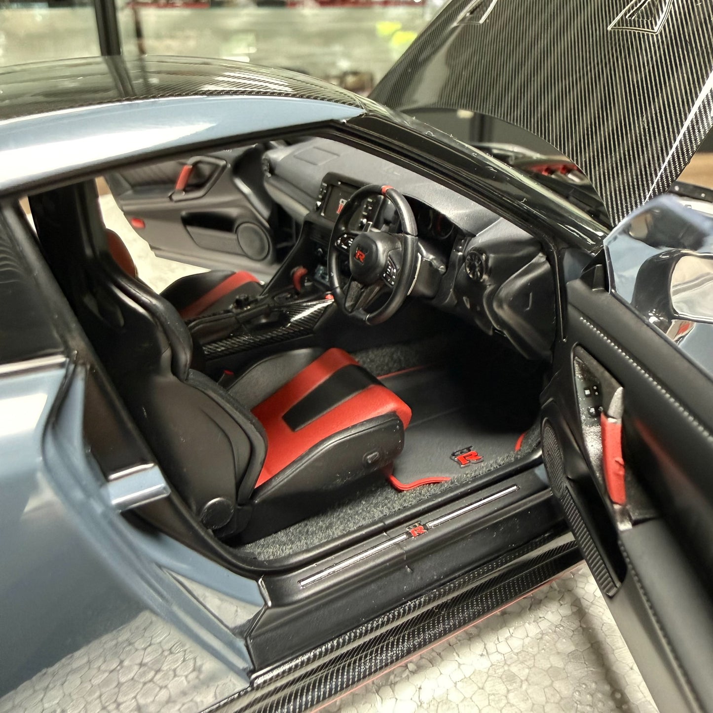 Motorhelix Nissan GT-R R35 1:18 Alloy Model image 7