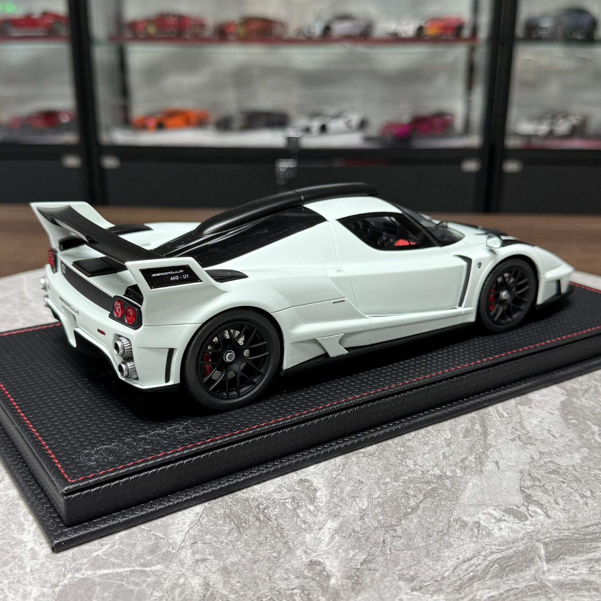 GT Spirit Ferrari Enzo 1:18 Resin Model image 7