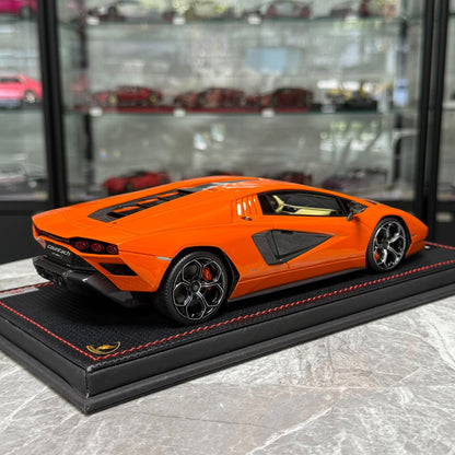 MR Lamborghini Countach LPI800-4 1:18 Resin Model image 7