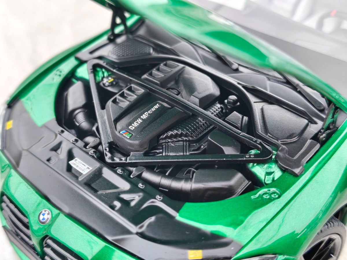 MINICHAMPS BMW M4 DiecastModel 1:18 Green - immagine 7