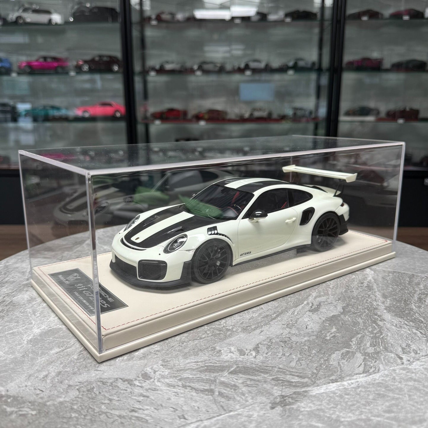 Vehicle Art Porsche 911 GT2 RS 1:18 Resin Model image 7