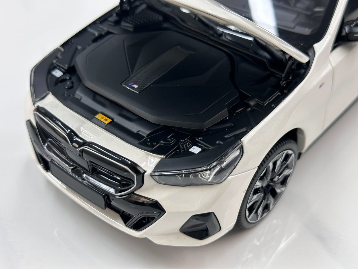 MINICHAMPS BMW i5 M60 TOUR TOURING 2024 110023601 1:18 - immagine 7