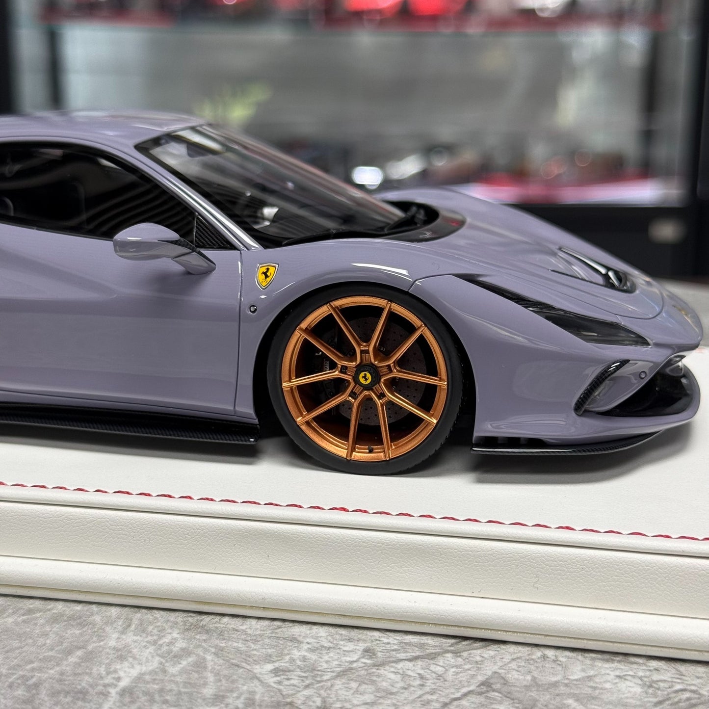 DG Ferrari F8 Tributo 1:18 Resin Model image 7
