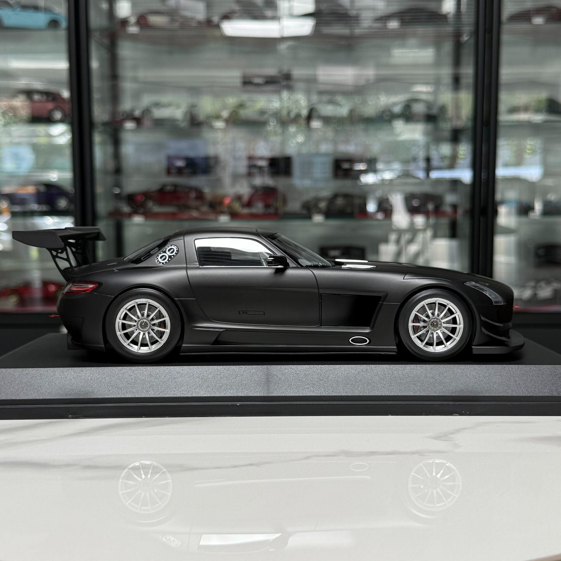 MINICHAMPS Mercedes-Benz SLS AMG GT3 1:18 Alloy Model image 7