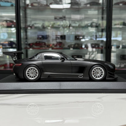 MINICHAMPS Mercedes-Benz SLS AMG GT3 1:18 Alloy Model image 7