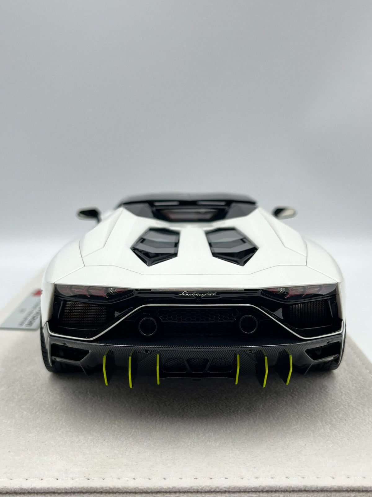 Scale Model Makeup mu 1:18 White - immagine 7