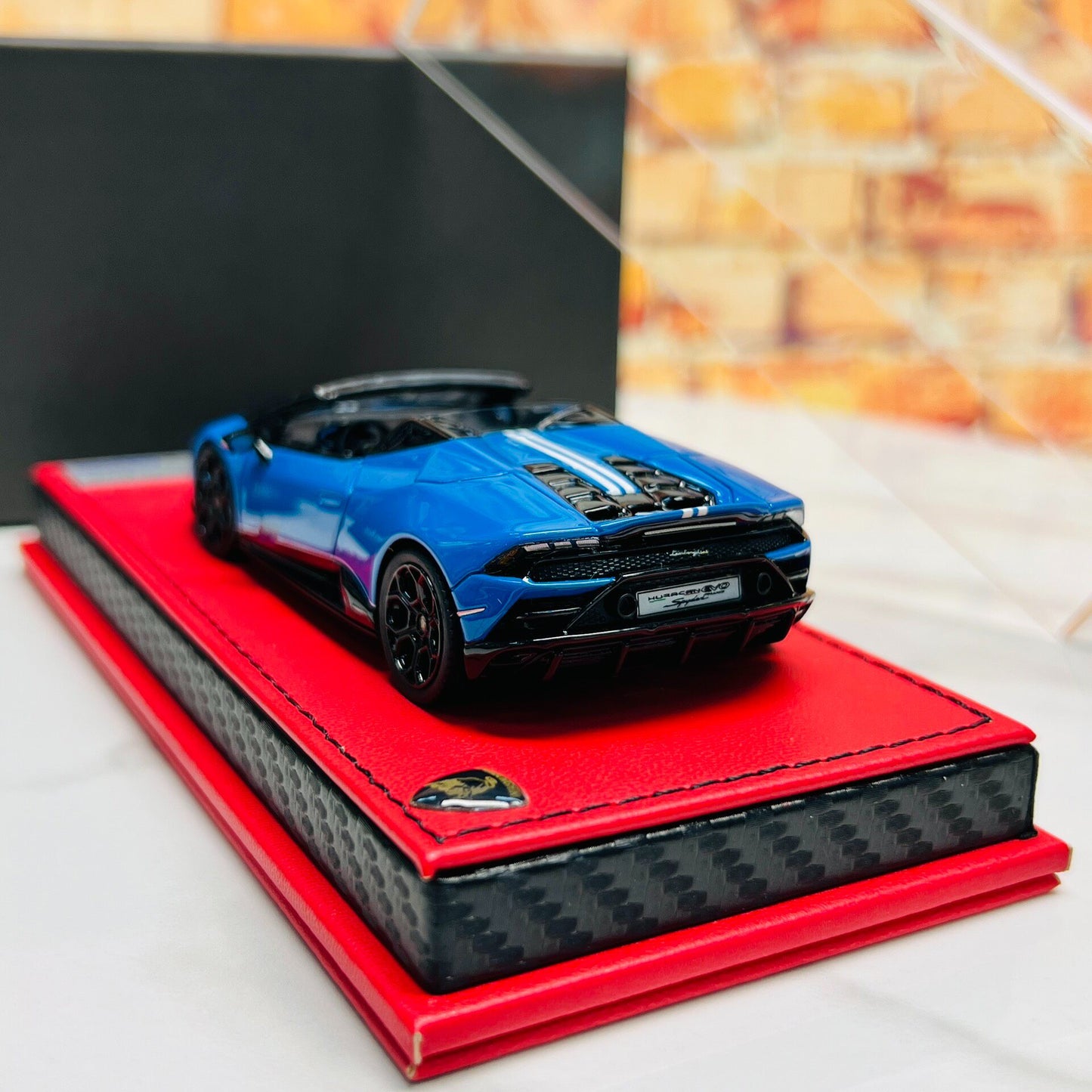 Looksmart Lamborghini 1:43 Resin Model image 7