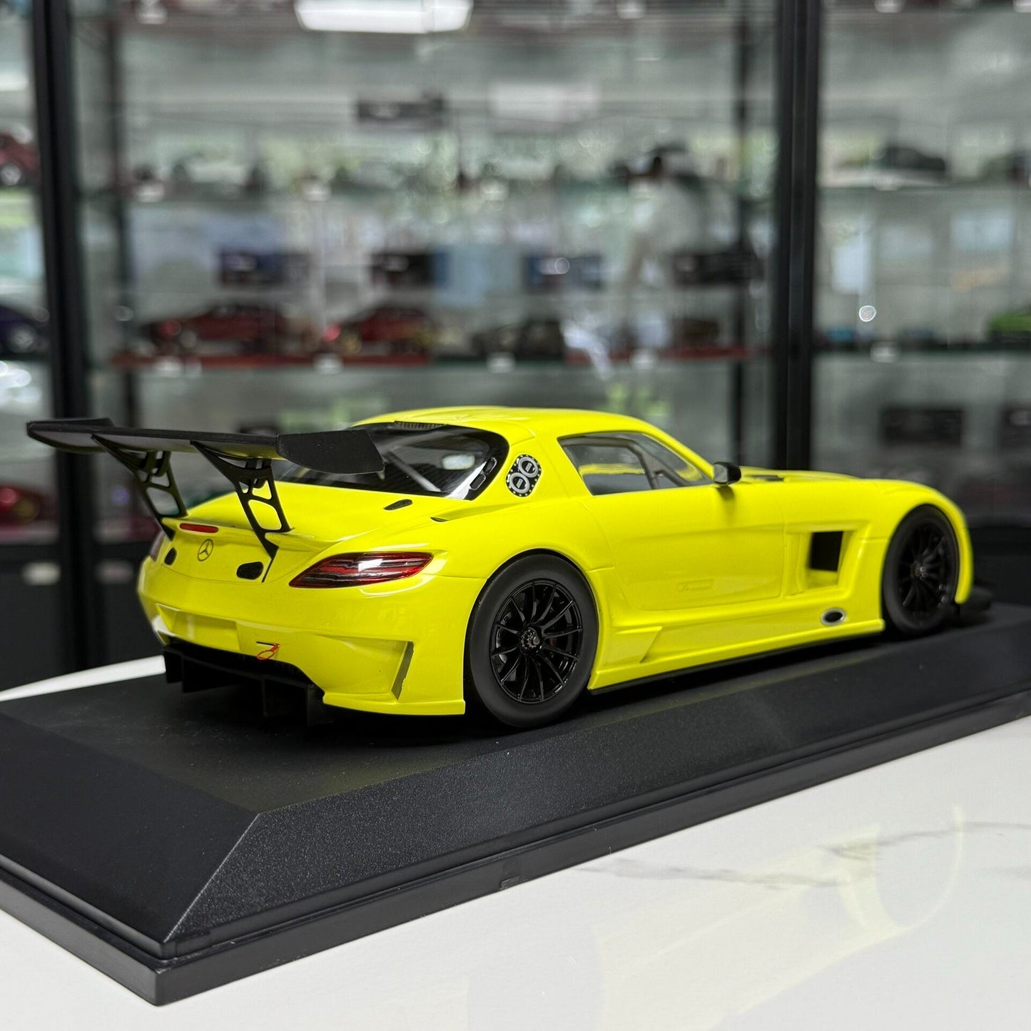 MINICHAMPS Mercedes-Benz SLS AMG GT3 1:18 Alloy Model image 7