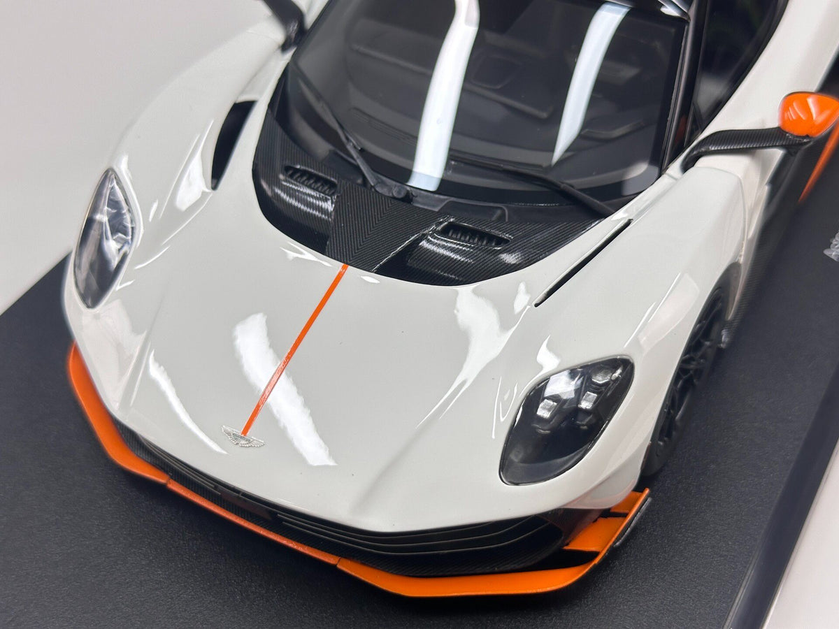 TopSpeed Aston Martin Valhalla L Lunar 1:18 White - immagine 7