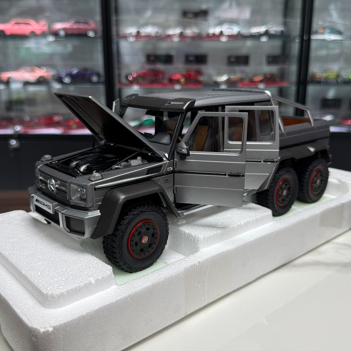AUTOart 1 18AA Mercedes-BenzG 63 AMG 6X 6X6 1:18 - immagine 7