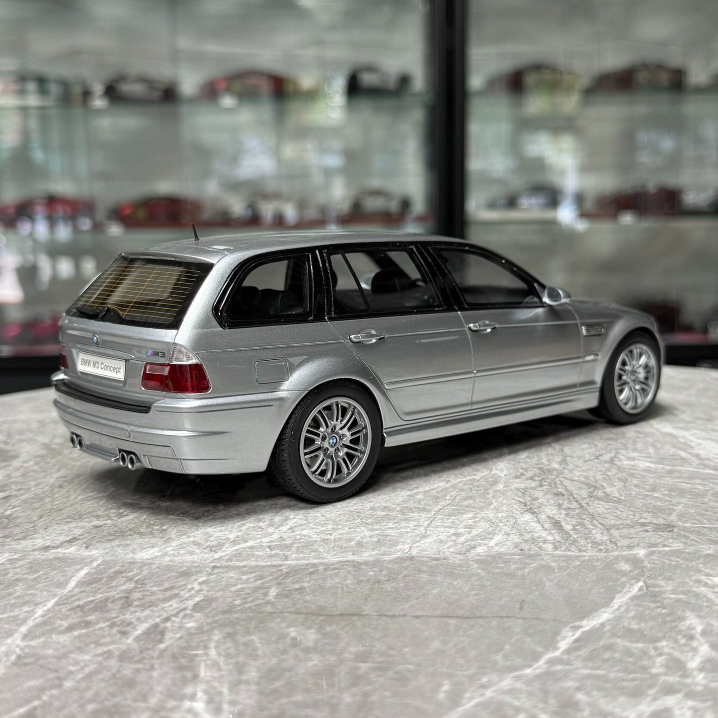 OttOmobile BMW e46 M3 touring 1:18 Resin Model image 7