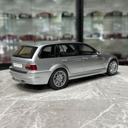 OttOmobile BMW e46 M3 touring 1:18 Resin Model image 7