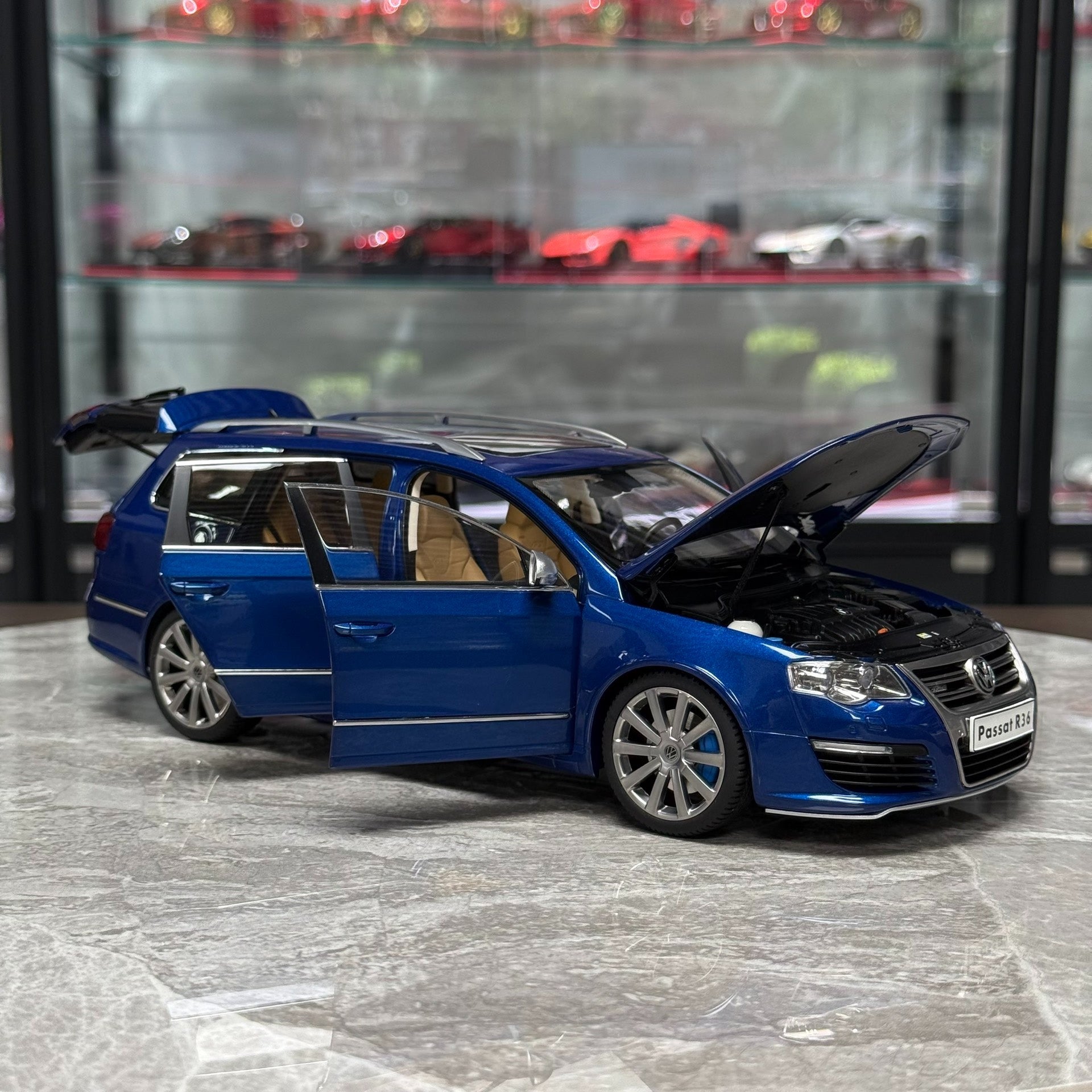 NZG Volkswagen Passat Estate R36 1:18 Alloy Model image 7