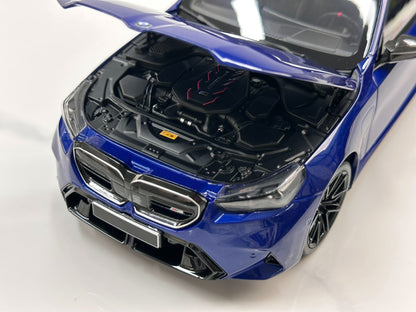 MINICHAMPS BMW M5 2024 110023802 1:18 - immagine 7