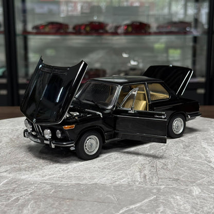 AUTOart BMW 2002 L 1:18 Alloy Model image 7