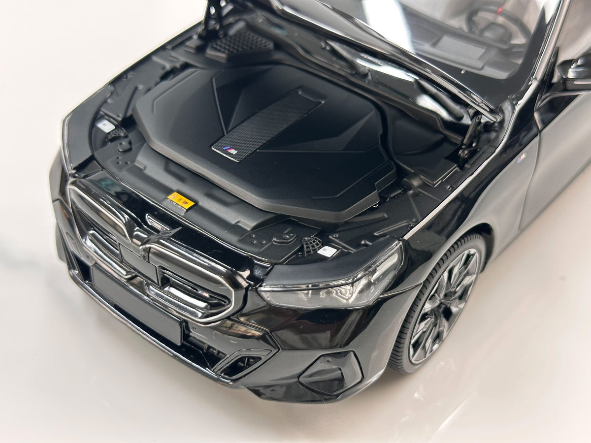 MINICHAMPS BMW i5 M60 TOUR TOURING 2024 110023602 1:18 - immagine 7