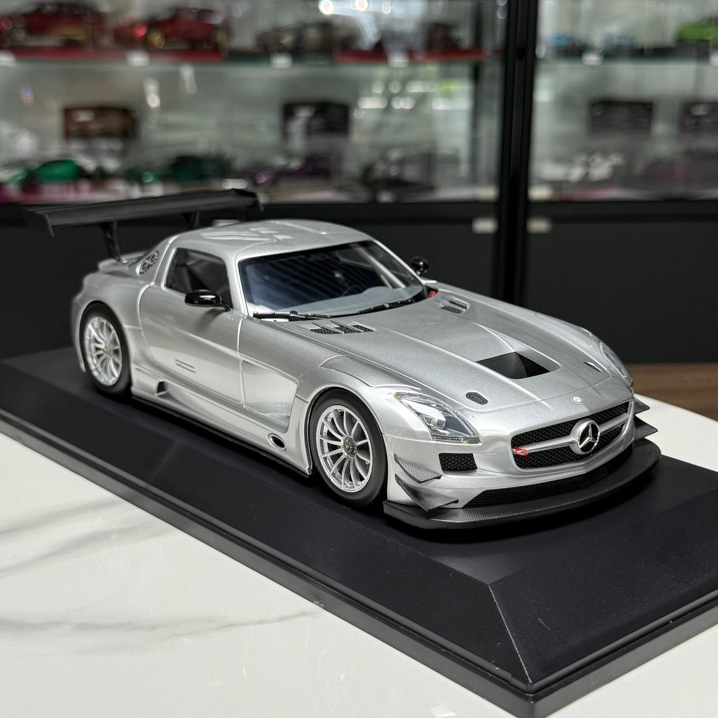 MINICHAMPS Mercedes-Benz SLS AMG GT3 1:18 Alloy Model image 7