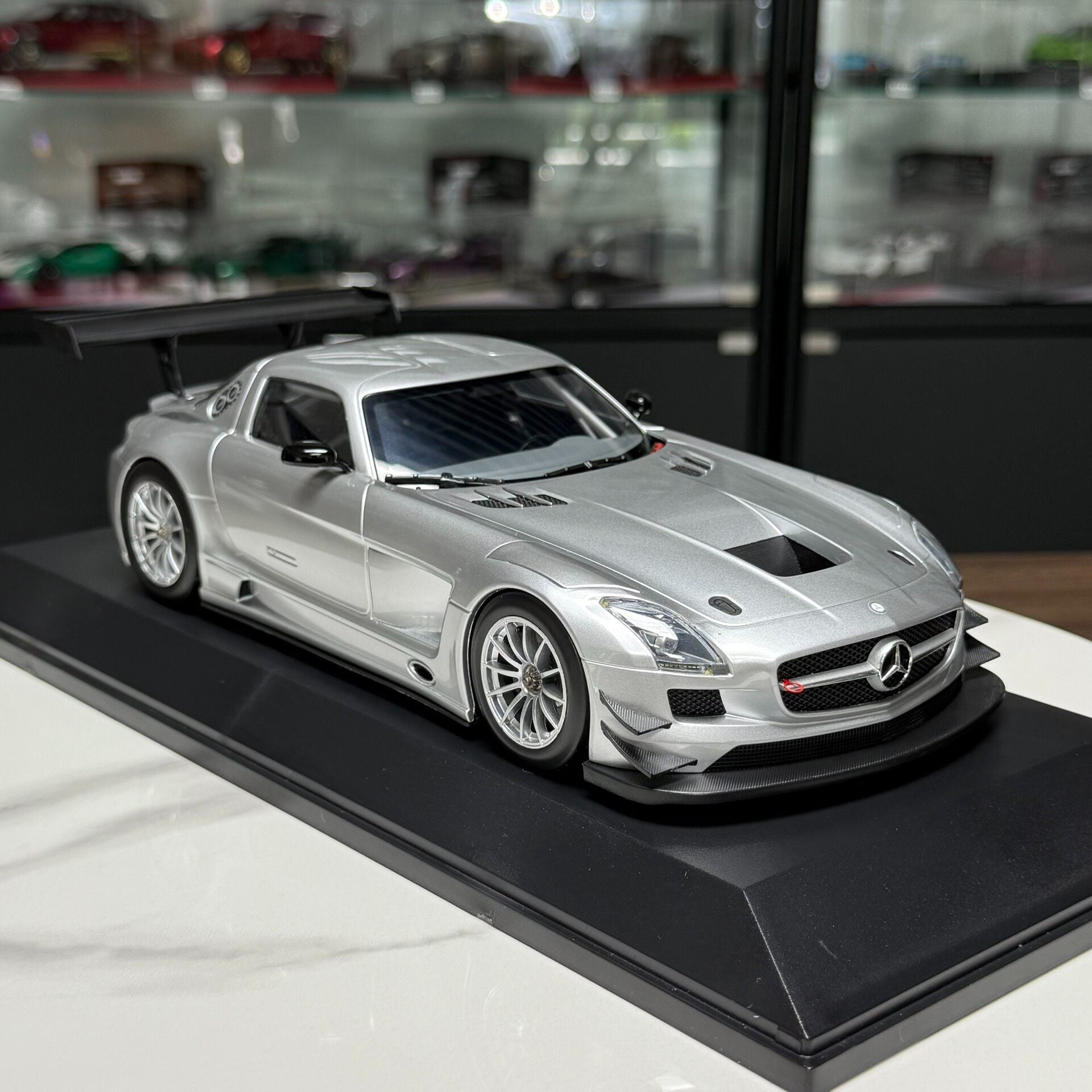 MINICHAMPS Mercedes-Benz SLS AMG GT3 1:18 Alloy Model image 7