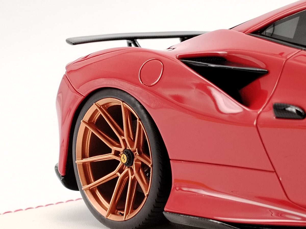 Scale Model DG FerrariF 8 Novetic DG200 1:18 Red - immagine 7