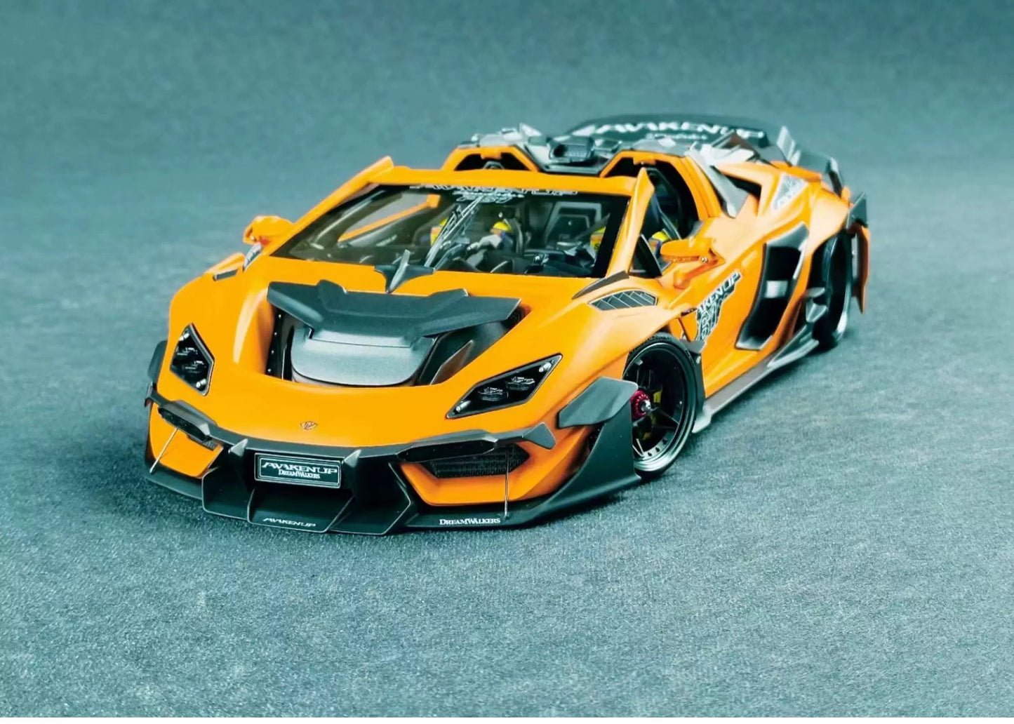 DreamWalkers 1/18 Lamborghini Huracan Resin Model