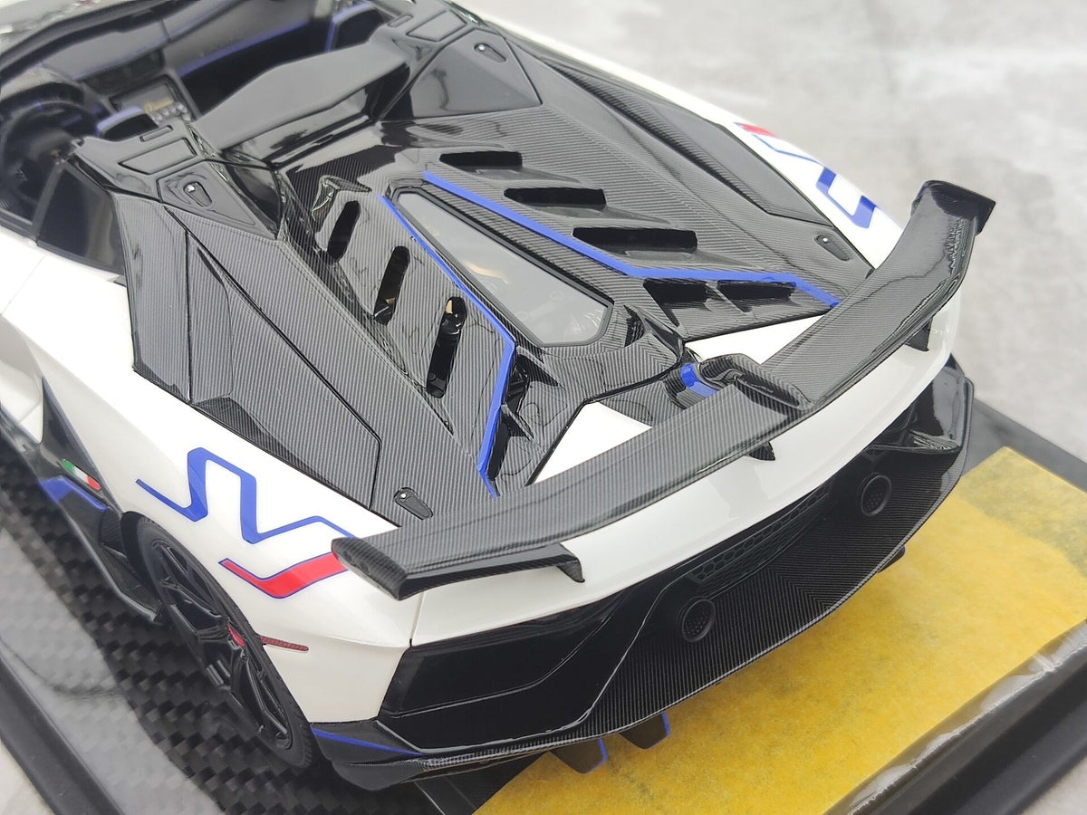 Scale Model RUNNER LamborghiniSVJ JM-RNR 035 1:18 - immagine 8