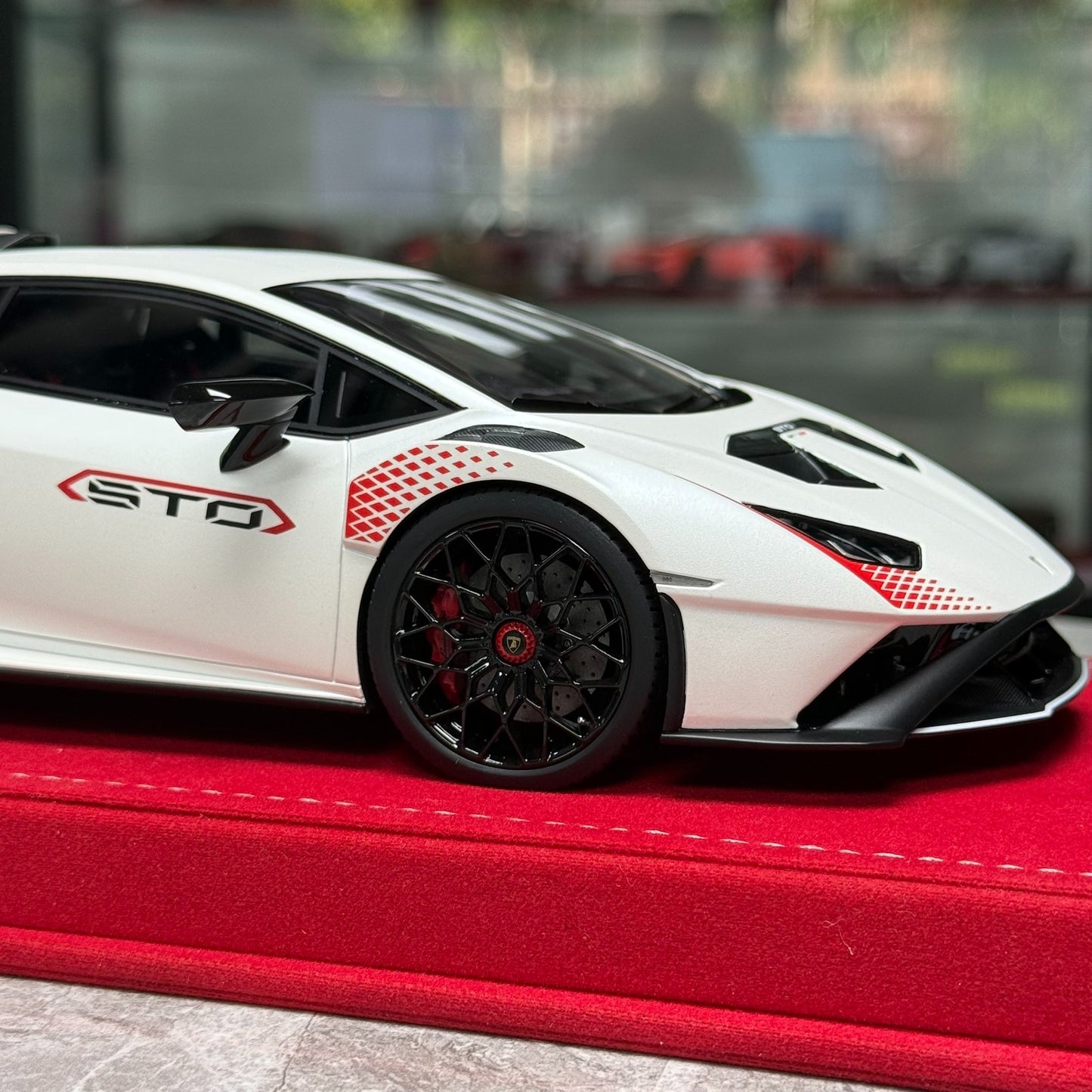 MR Lamborghini 1:18 Resin Model image 8