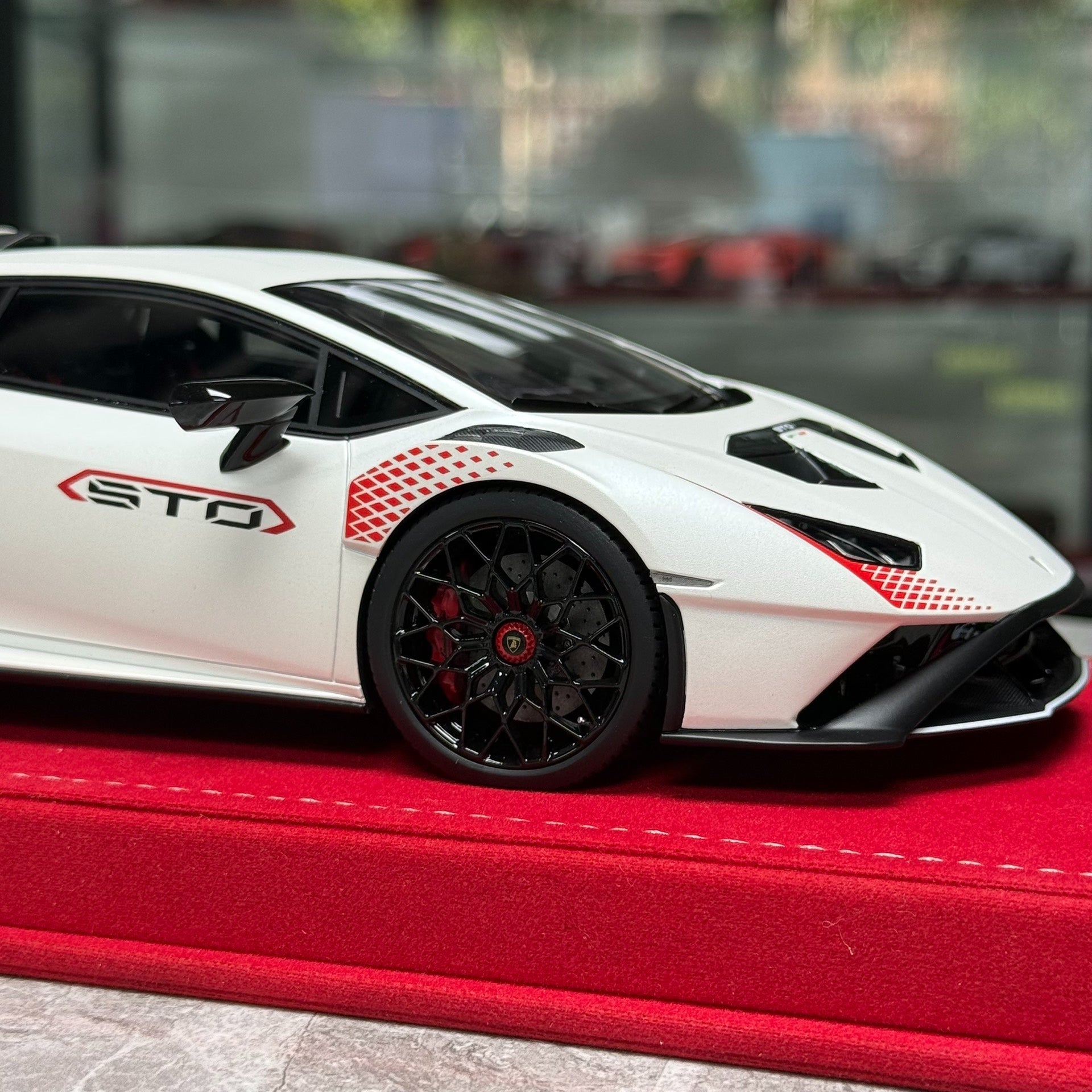 MR Lamborghini 1:18 Resin Model image 8