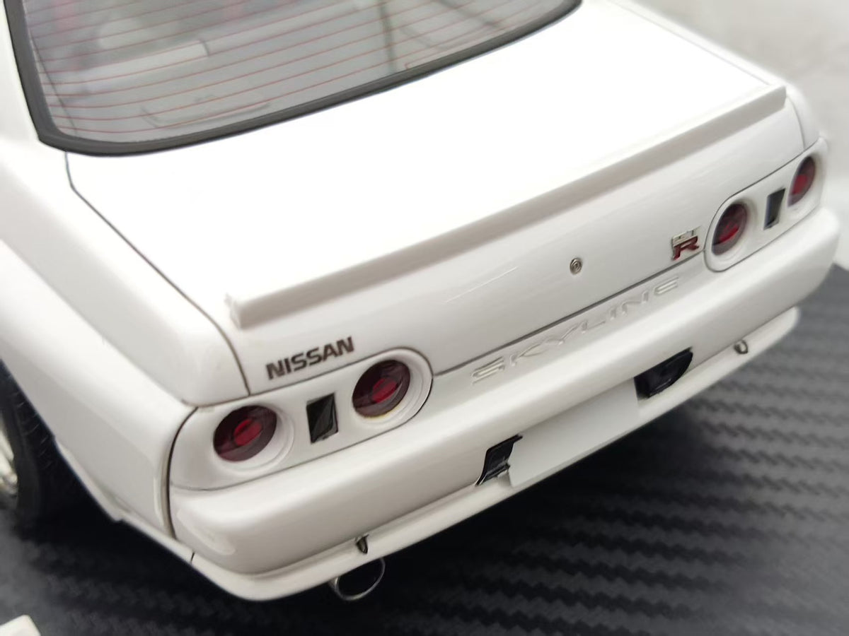 Ignition Model Nissan SKYLINE GT-R R32 1:18 White - immagine 8