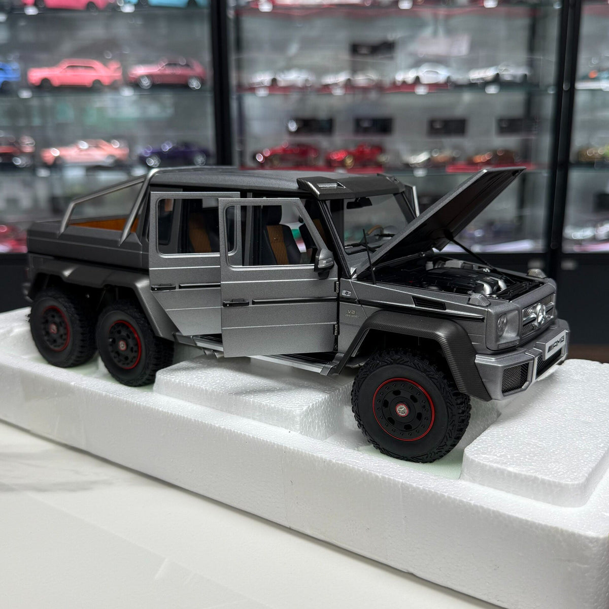 AUTOart 1 18AA Mercedes-BenzG 63 AMG 6X 6X6 1:18 - immagine 8