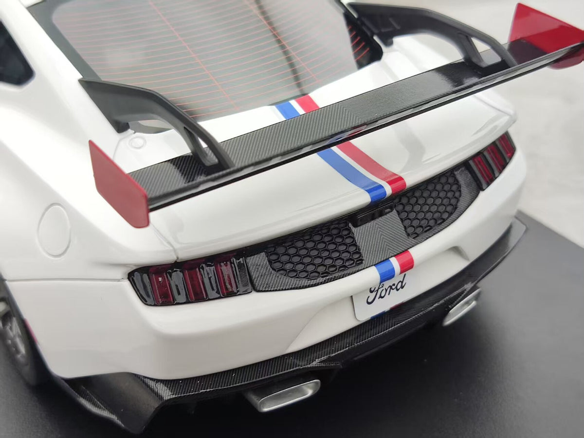 TopSpeed Ford Mustang GTD S Spirit of America 1:18 White - immagine 8