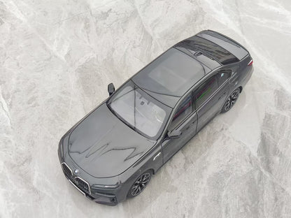 MINICHAMPS BMW I7 M70 G70 110023702 110023701 110023700 1:18 - immagine 8