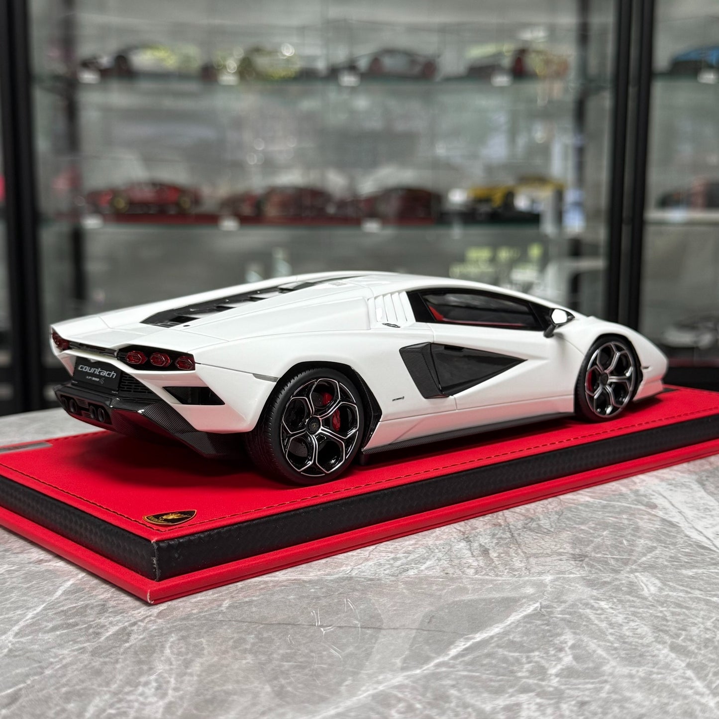 MR Lamborghini Countach LPI800-4 1:18 Resin Model image 8