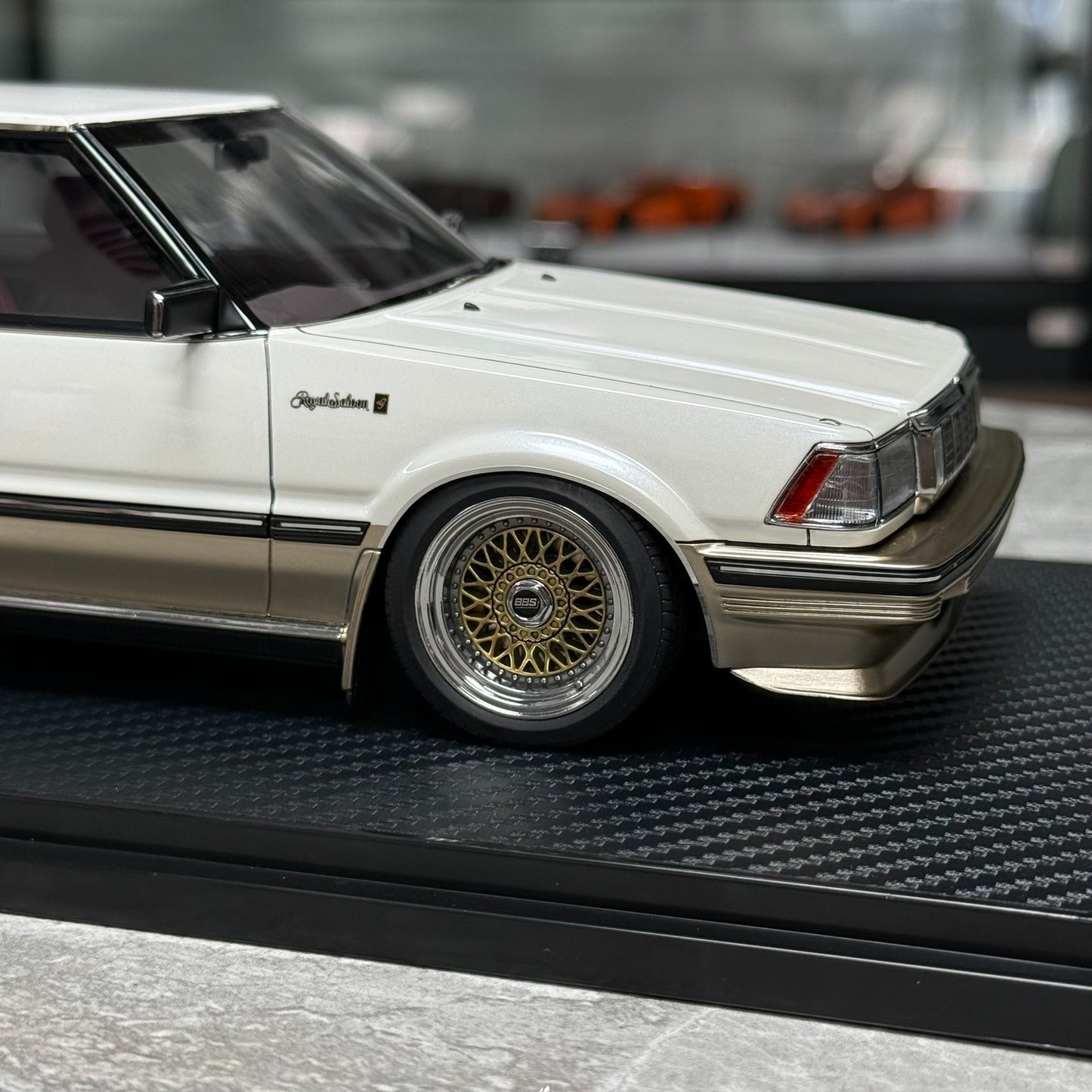 Ignition Model Toyota Crown 3.0 G(120) 1:18 Resin Model image 8