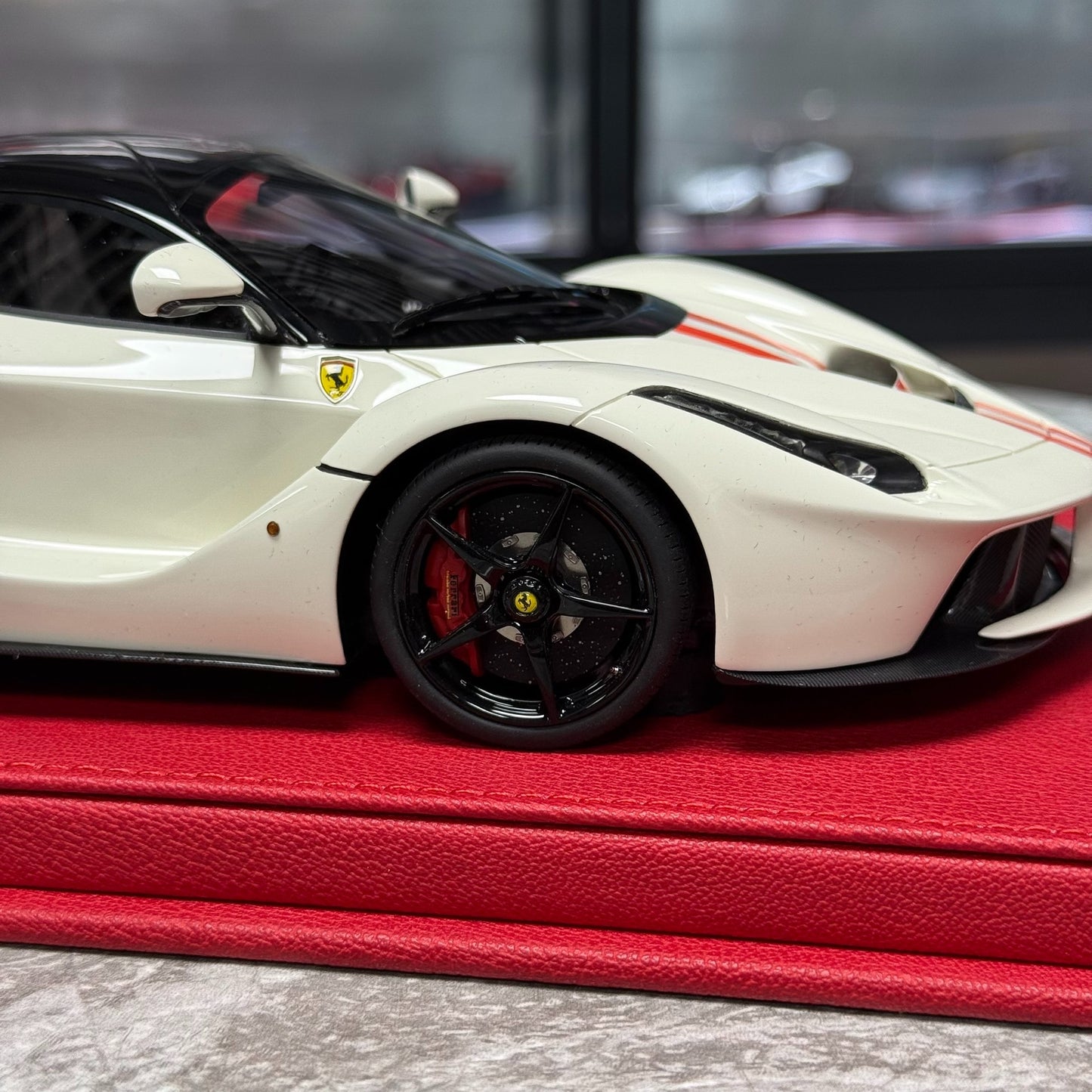 BBR Ferrari LaFerrari 1:18 Resin Model image 8