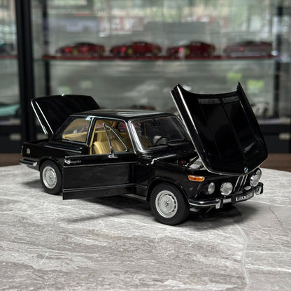 AUTOart BMW 2002 L 1:18 Alloy Model image 8