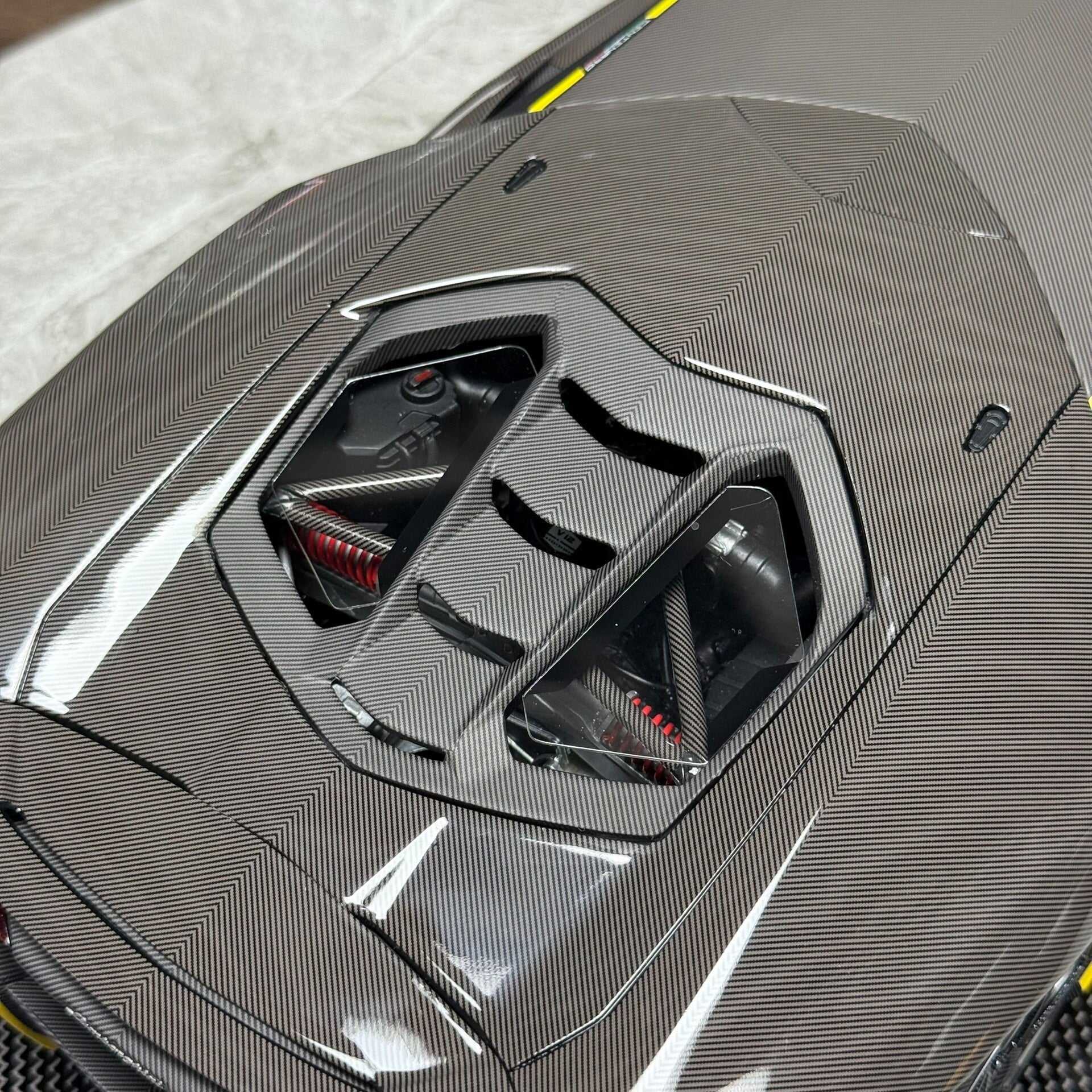 Looksmart Lamborghini Centenario LP770-4 1:12 Resin Model image 8
