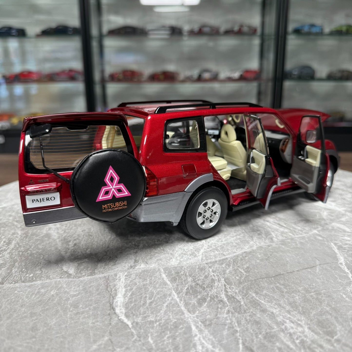 YC Model Mitsubishi V73 1:18 Alloy Model image 8
