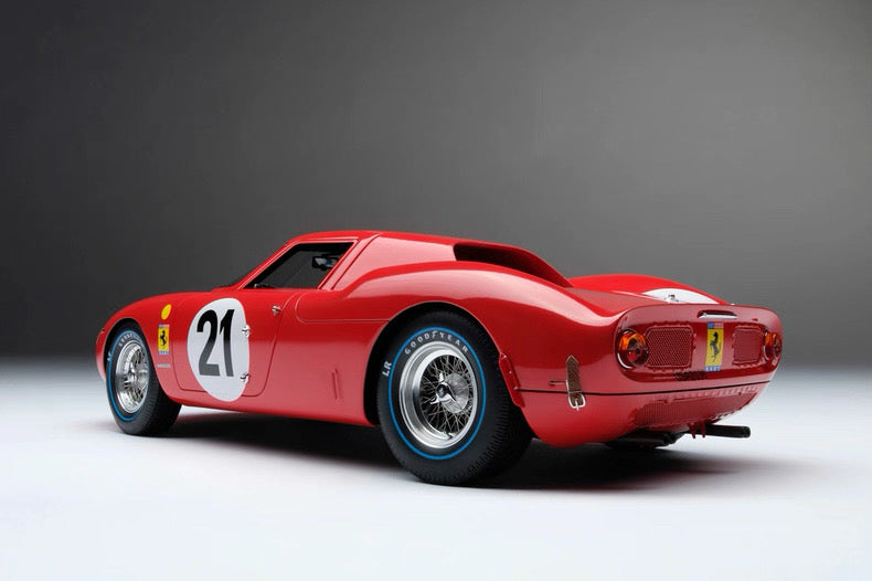 Amalgam 1/18 Ferrari 250 LM 1965 Le Mans Winner No.21 Resin Model