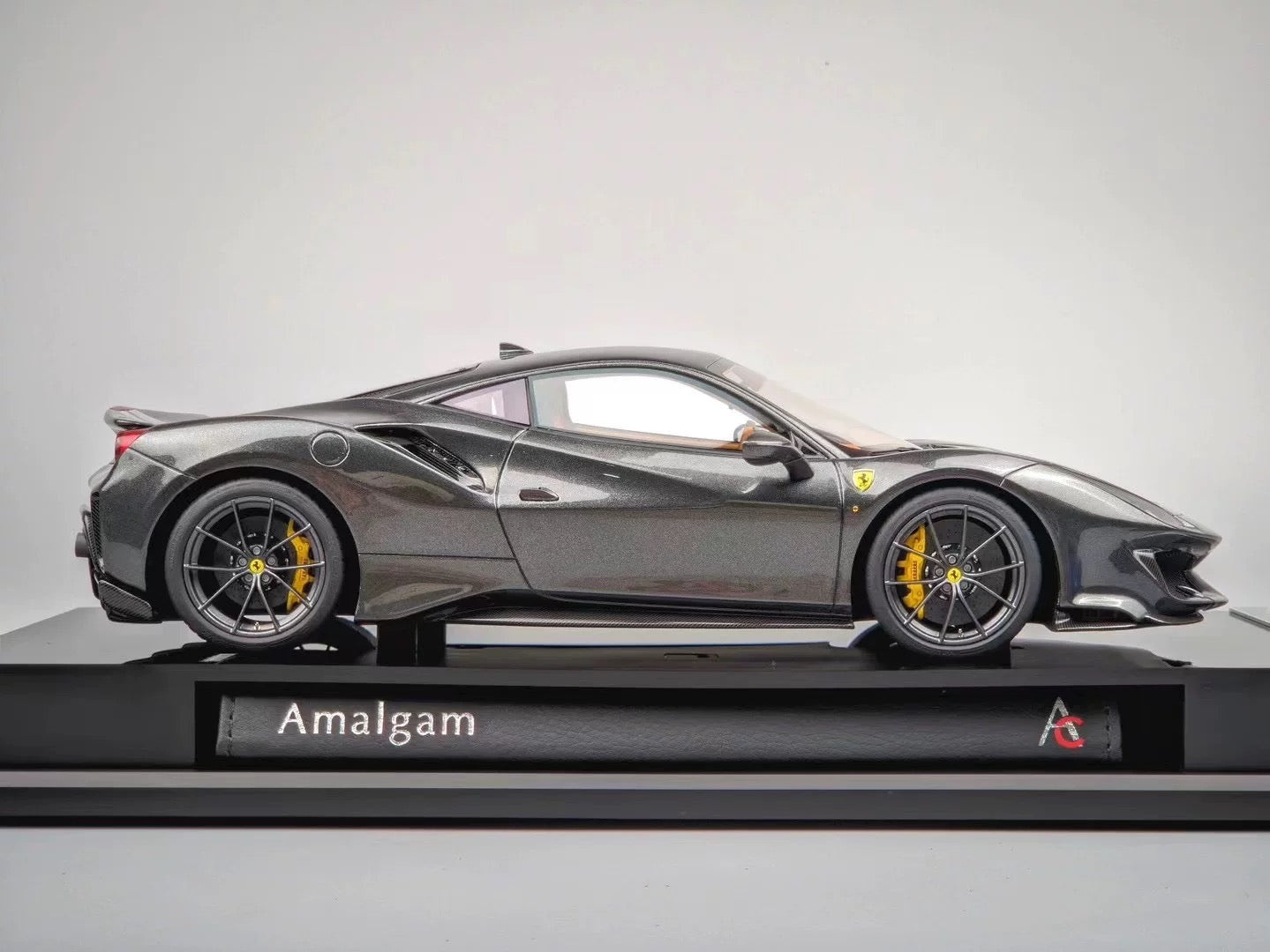 Amalgam 1/18 Ferrari 488 Pista Grigio Resin Model